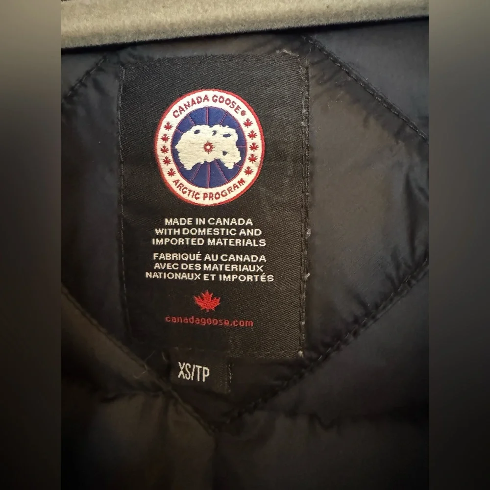 Canada Goose Men’s Lodge Parka. Black. Size XS - Picture 2 of 9